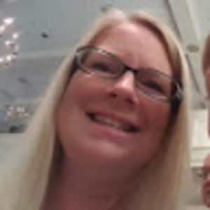 Meet your Posher, Debbie